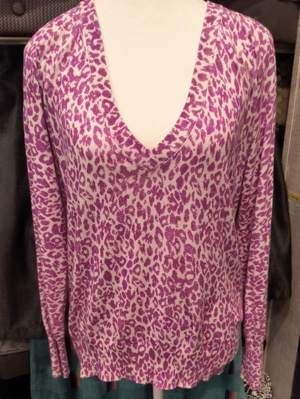 Juicy Couture Purple and Cream Leopard-Print V-Neck Sweater, Small